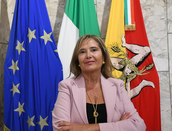 RedazioneDedalo's tweet photo. Garigliano giura all’Ars: «Il mio impegno per la Sicilia sarà massimo»
https://t.co/uotFfmbOmW
#FrancescaGarigliano #RegioneSiciliana #Ars #FunzionePubblica #AutonomieLocali #Sicilia #Palermo https://t.co/bK1DWkhu5I