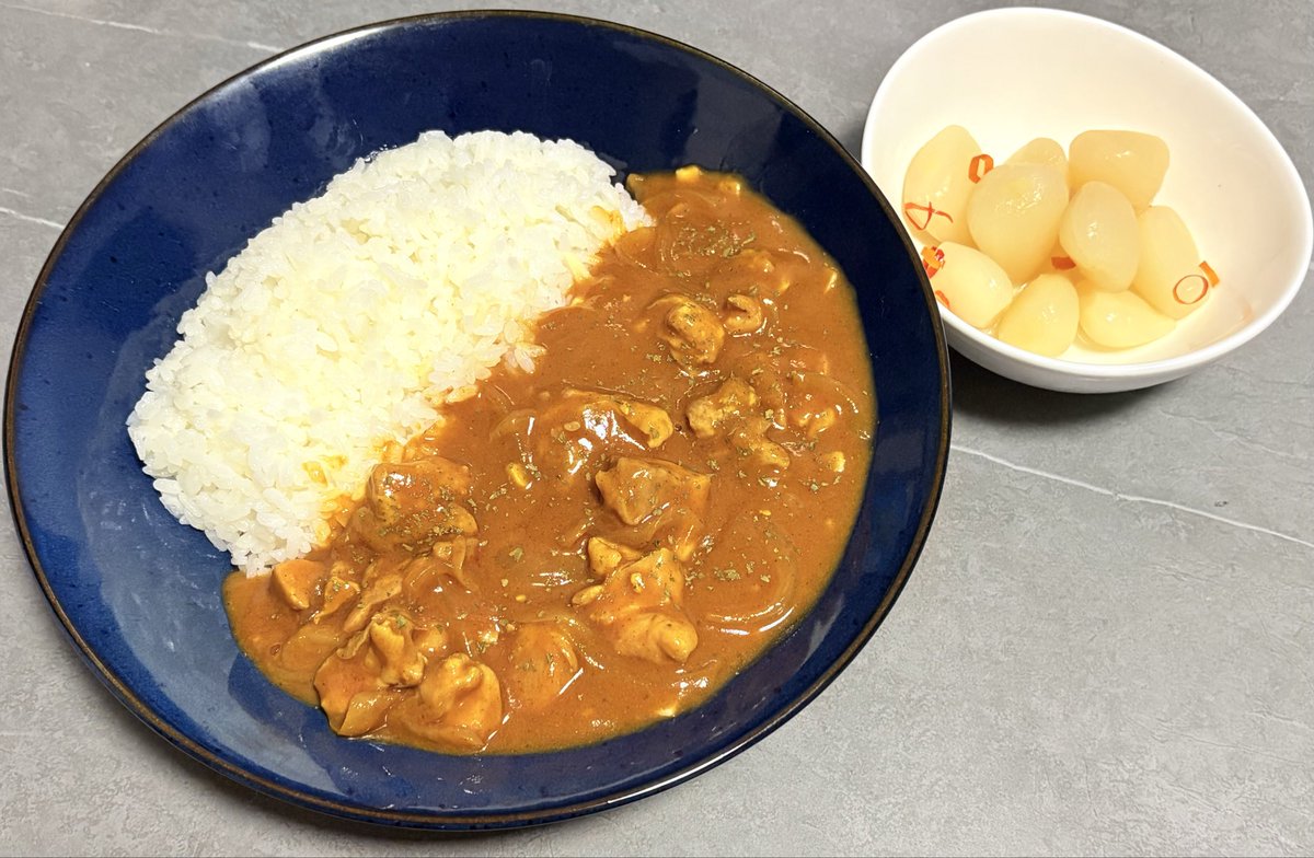 suima_P13's tweet photo. 今日は、実家から玉ねぎ🧅が大量に届いたのと、冷凍庫の中にあった鶏肉を消費する目的で作った……

『バターチキンカレー🍛』‼️
実はバターチキンカレー作るのは何だかんだ初というパ、クックパッド先生の教えを忠実に再現したかんじですわ🫶w
ｲﾀﾀﾞｷ━(人˙꒳​˙  )━ﾏｽｯ✨️

 #パペsキッチン https://t.co/gxZfGZHqxh