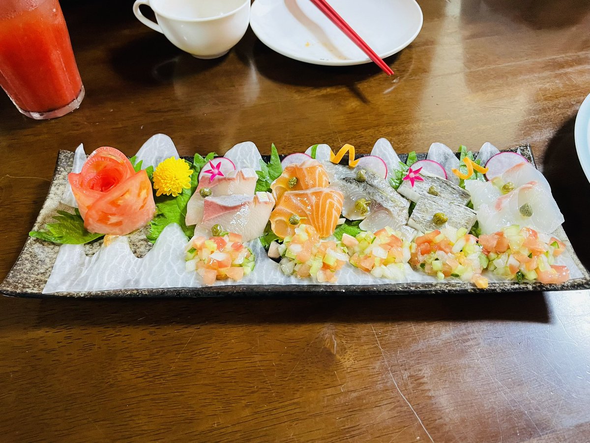shinya1203s's tweet photo. 皆さんこんばんは🧸🌙
今日は行きつけのイタリアンに食べに行ってきました😃
カルパッチョもイカスミパスタも茄子とアンチョビのピザも美味かった😋 https://t.co/xBJReyzM2p