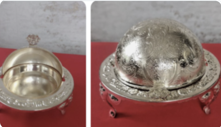 InessaW29's tweet photo. https://t.co/0EaUvO8EQc
Stylish Gift VINTAGE GLOBE DISH Dome shaped Rotating Lid UK
#StylePalette #dining #jewellery #English #gifts #vintage #collector #eBay #Presents #Birthday #Oldies #Gorgojeros #necklace #oldcouple #curiosidades #BoxOfficeSultan https://t.co/cHW6MnmDIO