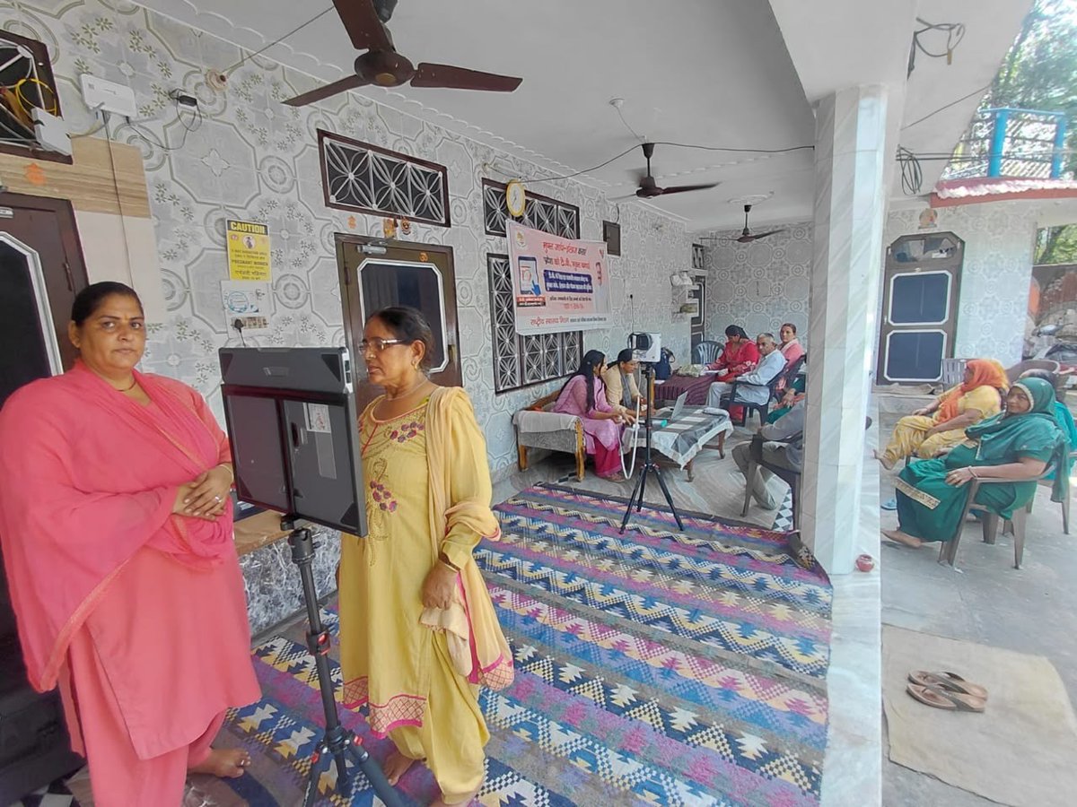 stsnadaun's tweet photo. 100 दिवसीय अभियान के तहत गांव Badhera नादौन जिला हमीरपुर में उच्च जोखिम जनसंख्या के लिए निक्षय शिविर आयोजित किया गया, जिसमें 75 छाती के एक्स-रे किए गए और 6 संभावित मरीज चिन्हित हुए,जिनके नमूने NAAT जांच के लिए भेजे गए।टीबी मुक्त भारत की ओर बढ़ते कदम! 03/10/2026 https://t.co/Du19L8XFF6