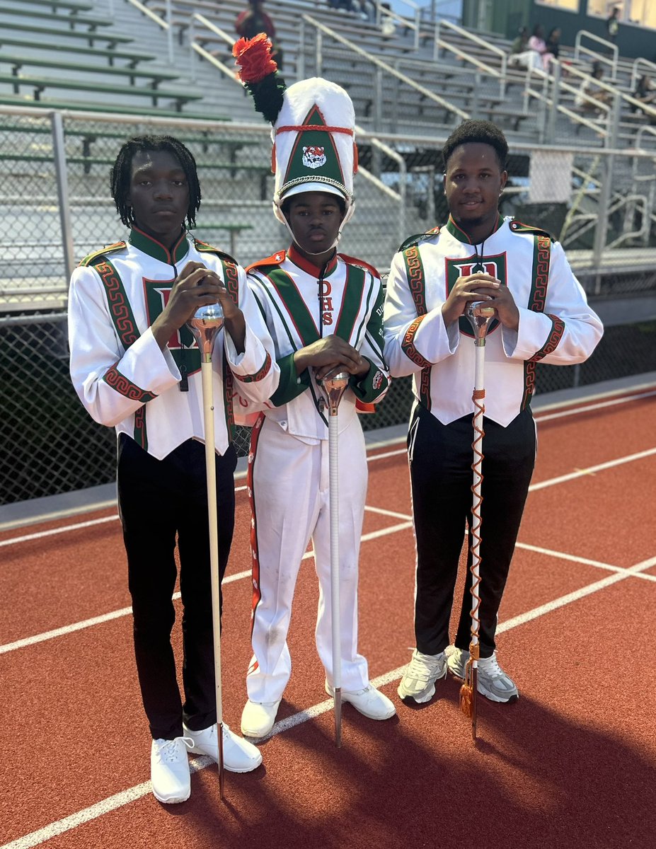 EdMathews's tweet photo. Homecoming Night belonged to the Tigers.

Dunbar 52, Lehigh Senior 6.

The Homecoming Court led the night, walking through the saber arch. JROTC held the line. The band set the tone. Then the football team put up 52.

Proud of every student who showed up and represented Dunbar. Orange and green looked right under the lights.

Go Tigers.