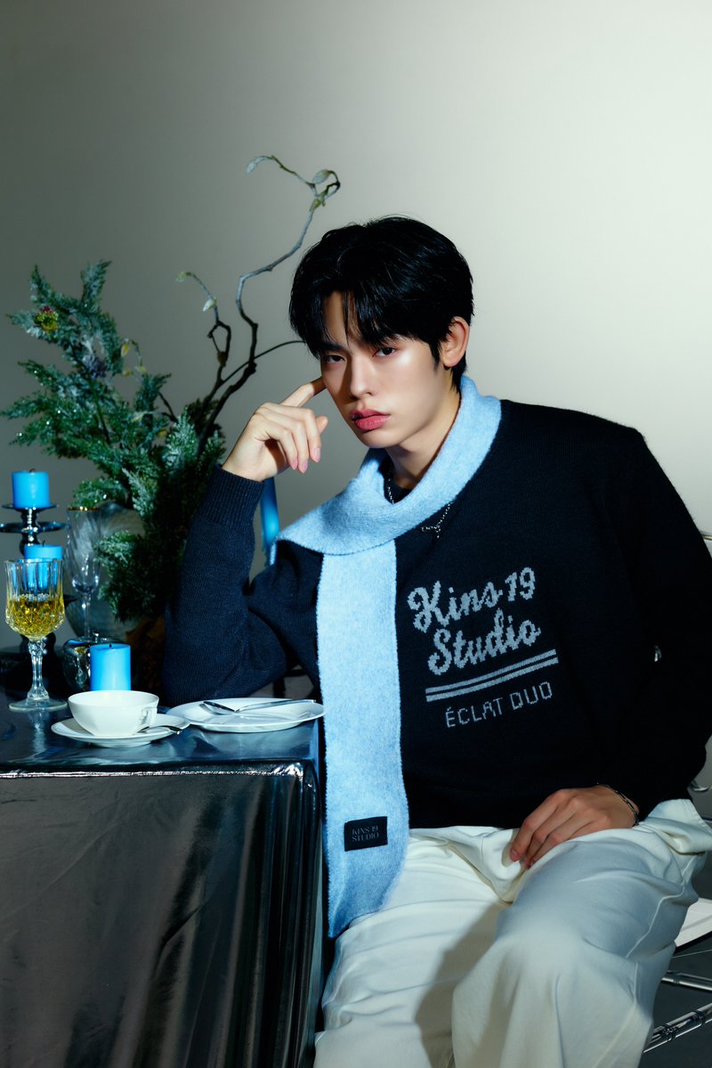 kins19studio's tweet photo. Exclusive Collection : Éclat Duo Sweater & Scarf Set [EC02] 🕯️ 

The Sweater and Scarf complement each other effortlessly, bringing warmth and understated charm to every look

🔗 Details
Size : M / L
Color :
• Charcoal Sweater paired with a Blue Scarf
• Grey Sweater paired with a Charcoal Scarf
Price : 1,790.-

#KINS19STUDIO #ShopeeKins19studioxTeeteePor 
#OnlyatShopee #ShopeeTrendy #TEETEEPOR