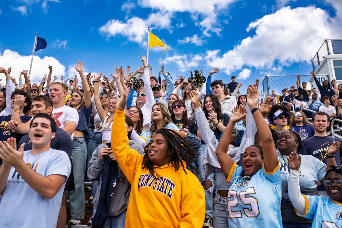 KentState's tweet photo. IT’S OFFICIALLY HOMECOMING, FLASHES! 💛⚡️

Let’s take a look back at some unforgettable moments from last year. 📸 https://t.co/6gSUKp7I4u