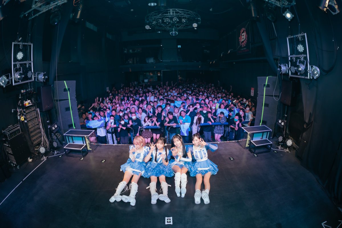 yosugala_info's tweet photo. 「yosugala tour 2026」
福岡 BEAT STATIONありがとうございました🍜🌙

福岡のみなさん、最高の盛り上がりをありがとうございました！！🔥
たくさんの笑顔に包まれた福岡公演になりました✨

ツアーは明日、広島へ！
広島 VANQUISHでお会いしましょう✈️🌙

#yosugala #yosugalatour2026 https://t.co/GgGoRb7oJX