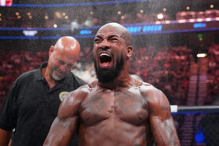 ANON_BETTING's tweet photo. 🥊 𝗨𝗙𝗖 𝟯𝟯𝟮 𝗙𝗥𝗘𝗘 𝗣𝗟𝗔𝗬 💎

Last time, I gave Hiestand / Nakamura Fight To Go Distance No and it was a quick finish. 

I gave Joshua Van ML and he won in the first round. 

Before that, I gave Axel Sola ML at +120 odds and he also won.

I am on an 14-2 FREE PLAY run, which is a 88% win rate! 🔥

To get my FREE PLAY in the UFC tonight, just 𝗟𝗜𝗞𝗘 + 𝗥𝗘𝗣𝗟𝗬 to this post and I'll DM it to you. ✅

Make sure you're following me so I can DM you.