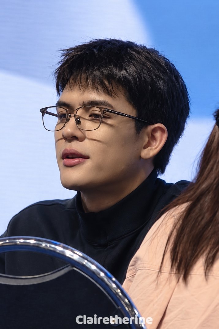 clairetherine's tweet photo. ฮอตเนิร์ด ไฟลุก 🔥

JOSSGAWIN GUINZLY BIG FAM 

#GMMTVFANIVAL2026HappyFamilyxJG 
#JossGawin https://t.co/tSr72ZAWOZ