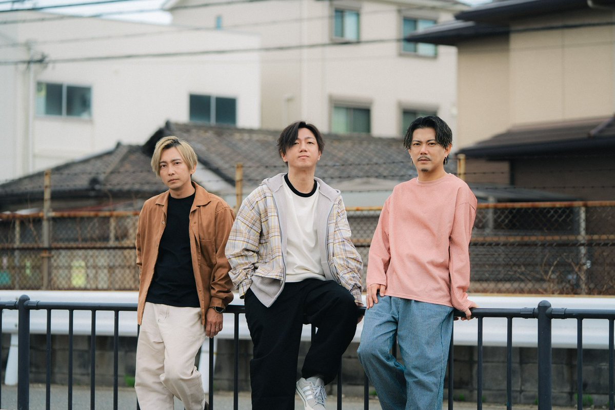 kawasemi_fes's tweet photo. 【#カワセミフェス 2026 出演アーティスト紹介⑦】 
水都音楽祭の主催アーティストが登場👀

Self-Portrait
@selfportraittw 

◆出演時間 14:50〜15:20

枚方発、結成23年を迎える4人組ロックバンド🎸
誰もが抱える迷いや葛藤、夢や希望を真っ直ぐな言葉と熱いロックサウンドに乗せて皆様に届けます！ https://t.co/jU45UAcHnS