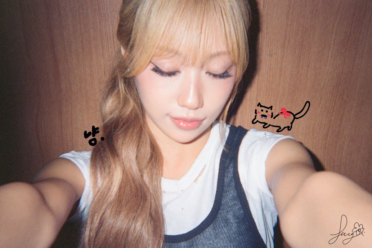 fakeiwal0's tweet photo. 야최정은너미쳤지.. 아 진짜 존예롭다 https://t.co/HdSEjko4tL