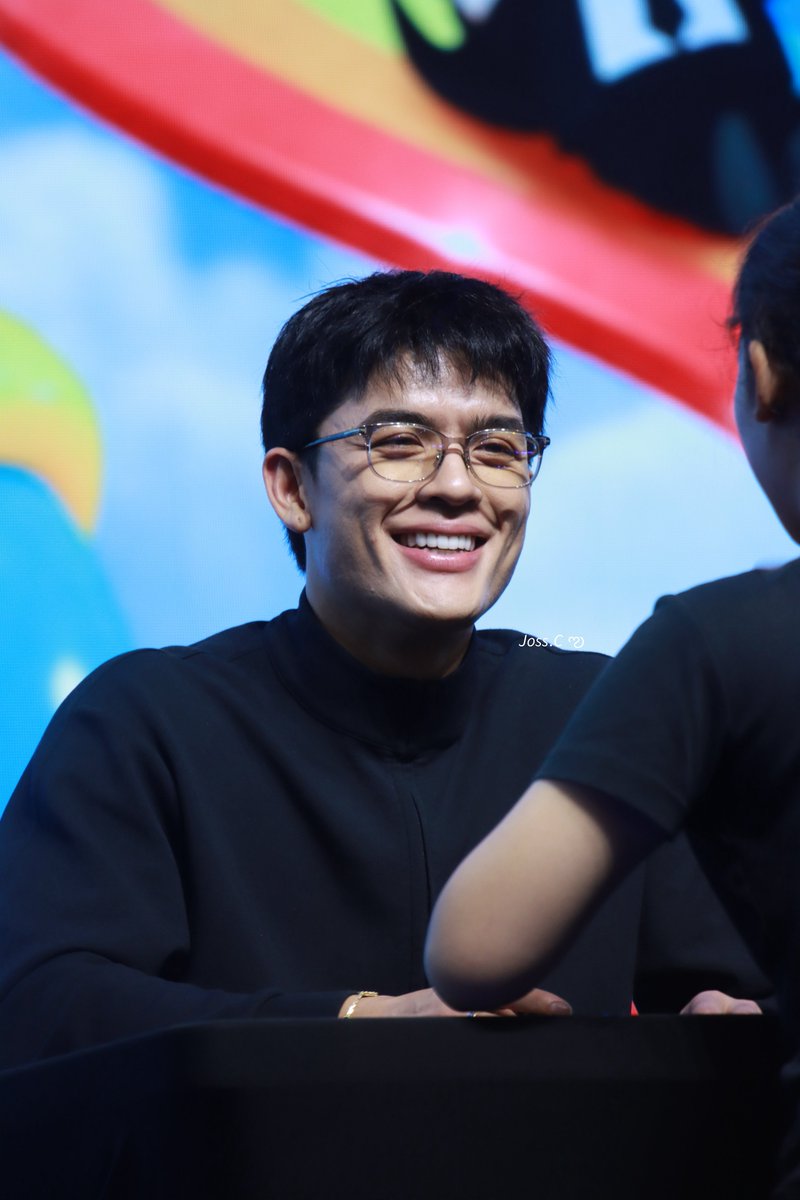 j2728g's tweet photo. วันนี้สดใสมาก รอยยิ้มพี่จอสดีเสมอ 🥹✨🐻

JOSSGAWIN GUINZLY BIG FAM
#GMMTVFANIVAL2026HappyFamilyxJG

⌜#jg2728Pic⌟ https://t.co/XrnDBXRCk5