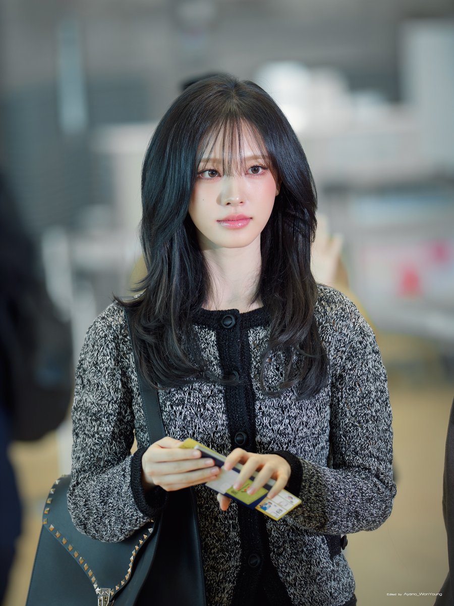 Ayano_WonYoung's tweet photo. 261003 인천공항

베일것같은💛

#리즈 #LIZ #아이브 #IVE https://t.co/BBKlUGV3lR