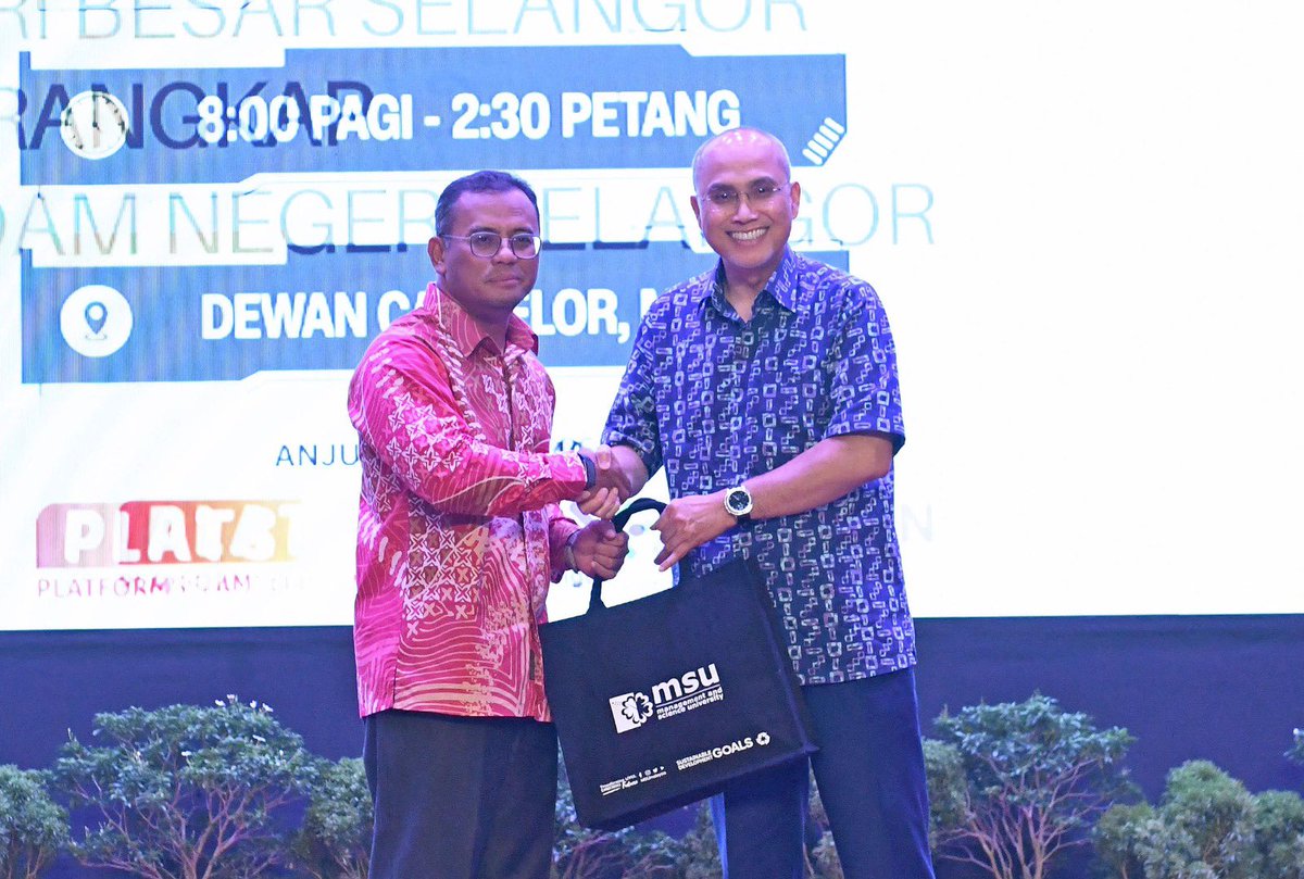 MohdShukriYajid's tweet photo. Delighted to attend the Parent Think Ohsem 2026, co-organised by #PEMADAM with @MSUMalaysia and officiated by YAB Dato’ Seri Amirudin Shari, Chief Minister of Selangor and Patron of PEMADAM Selangor. A meaningful reminder that mindful parenting begins with us—to stay agile, listen, adapt and grow as we guide the next generation with empathy and purpose. @AmirudinShari