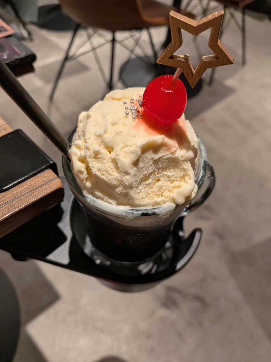 itojin_lol's tweet photo. これはステラのコラボドリンクとコラボドリンクとナニカステラスク(ナニカステララスク？) ＃ナニカ https://t.co/refLdNsu7Q