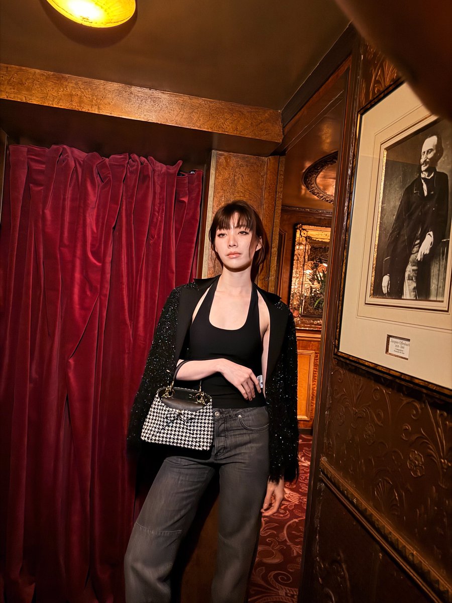 lloomkorn's tweet photo. กรี๊ดดดดด อาฟเตอร์ปาร์ตี้มาละ จิ๋วเก่งมาก นี่แหละๆ สวยทิสุด 

#OrmKornnaphat #Dior 
#DiorSummer27 #PFW 
@Dior @ormmormm https://t.co/h2EKFiwzv5
