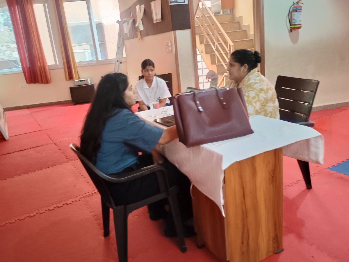 MittalShan50404's tweet photo. Legal Awareness Camp at Skets Hope Centre ⚖️
Advocates interacted with people, listened to their concerns, and provided valuable legal guidance to help them understand their rights and find appropriate solutions.
#LegalAwarenessCamp #LegalAid #LegalAwareness #SketsHopeCentre https://t.co/IIXHNtu7Rq