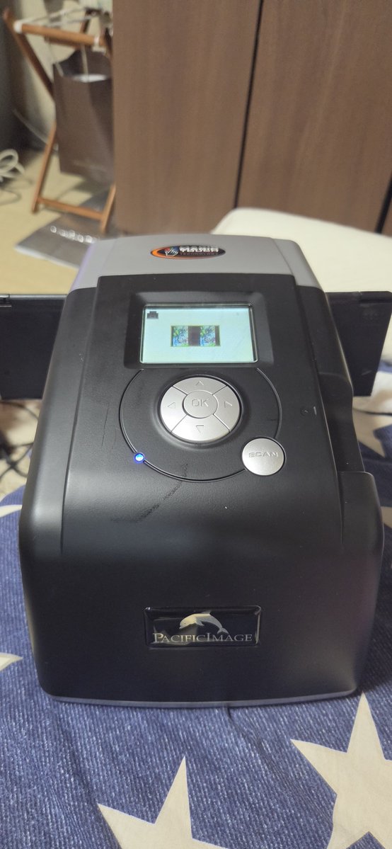 harbor_millet's tweet photo. フイルムスキャナはまだ持ってたけどデータ保存するにはSDカードがいるやつやったwww https://t.co/uLP1d26Hm8