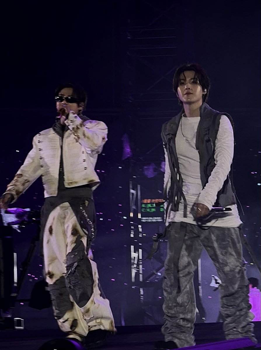 yooniskoo's tweet photo. ohmygod yoonkook. https://t.co/OA4yrWNdQ6