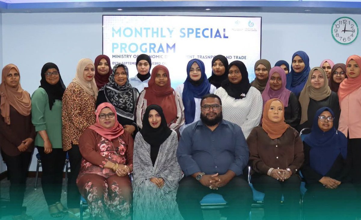 javaabumv's tweet photo. Today, our CEO @MohamedXylam facilitated an “AI Basics for Efficiency” session for the @MoEDmv under our @cscmaldives MoU in collaboration with @CSTImv.

The session covered common AI tools including @DhivehiGPT.

👉 Read more
https://t.co/j990ywhwHV https://t.co/DZXZZmAuiA
