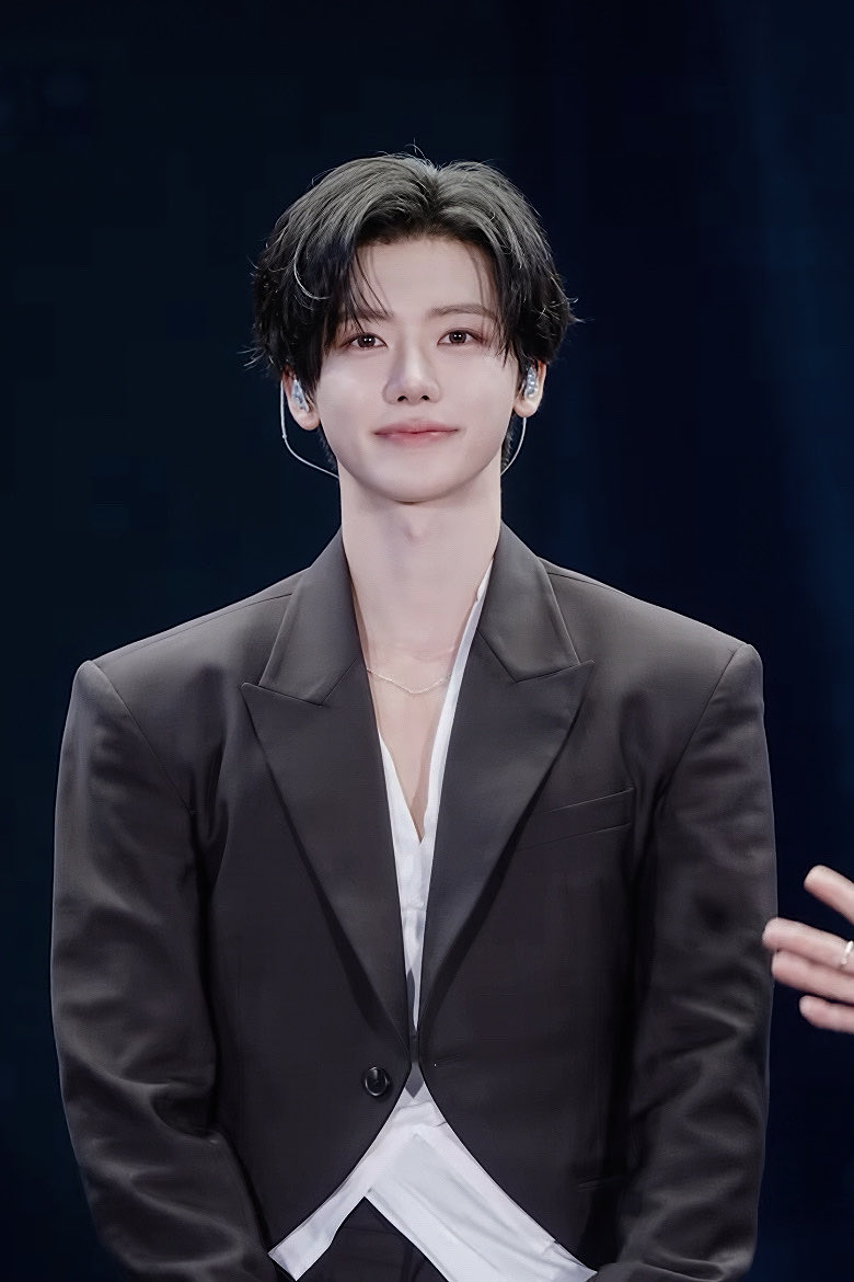 asjaemine's tweet photo. this man is always serving 🫠 https://t.co/pCAVguDldz
