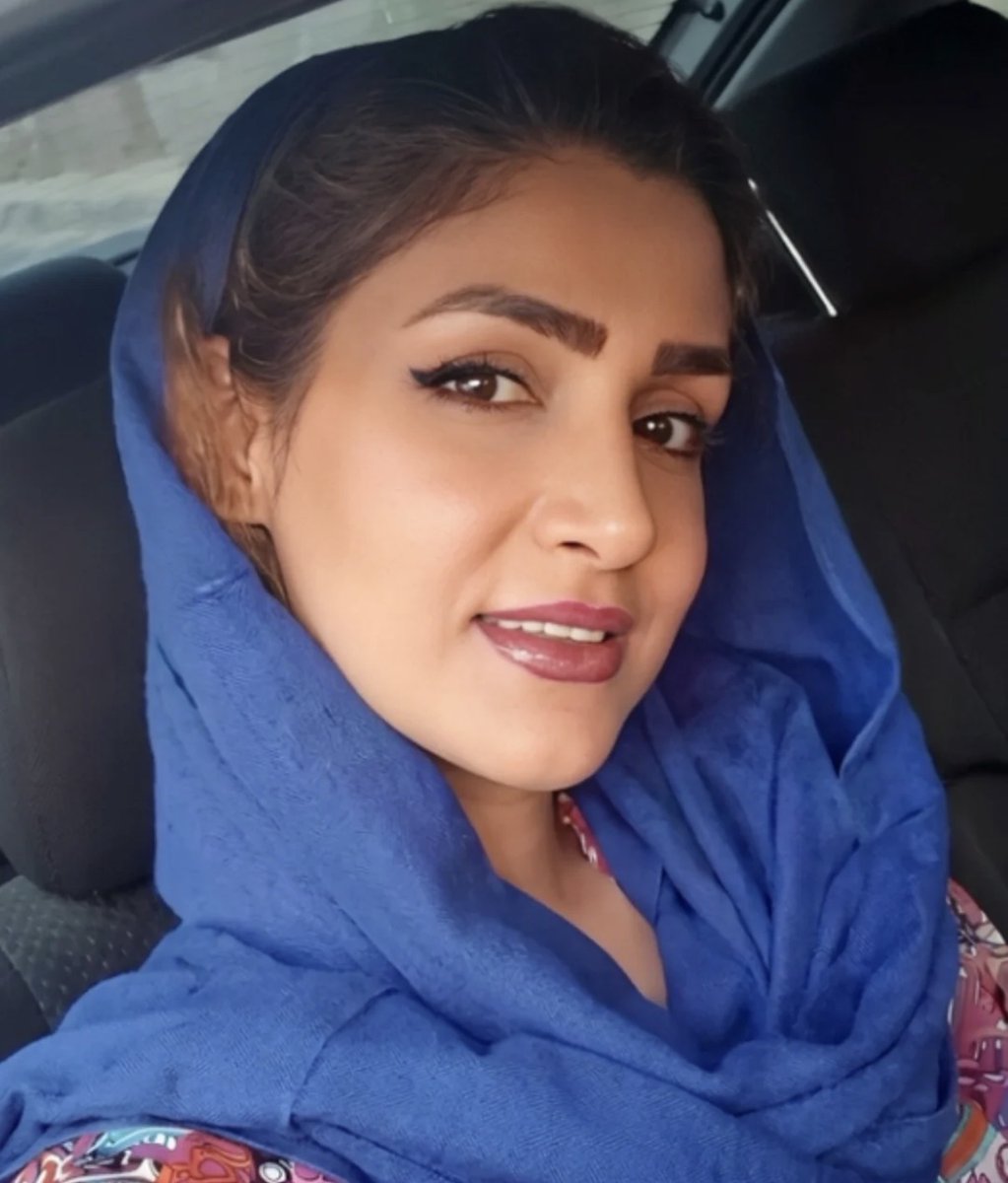 yaroomanian's tweet photo. Yasna Eskandari was shot from behind by the Islamic Republkc forces. The bullet struck her in the lower back.

She was killed on the night of January 8, 2026, in Aryashahr, Tehran.

When what remained with her was later found, there were small bottles of water in her backpack.

She had brought them with her to hand out to people in the streets.

Her name was Yasna Eskandari, although at home, her family called her Forough.

She was a lawyer.

She was also an artist and painter, originally from a Bakhtiari family from Shushtar. Her room was where she painted, surrounded by her canvases, colours and the things she loved.

Her brother Sajjad described her as:

“My sister was a calm and harmless person. The only thing she wanted in life was peace.”

And still, on January 8, she went out to fight for freedom.

Not carrying a weapon.
Carrying water.

She was shot from behind in Aryashahr and died from the gunshot wound to her back.

Months later, people began distributing food in her memory.

#IranWar‌ 
#KingRezaPahlavi‌ForIran 
#جاویدشاه