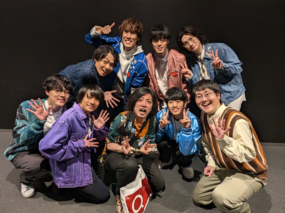 katokato's tweet photo. みんなのすげぇ所が生で観れて最高でした！めでてぇ！
そしてこれは、真ん中に高卒がいる珍しい写真です！
#QuizKnock10周年プロジェクト https://t.co/6fOh8370BS