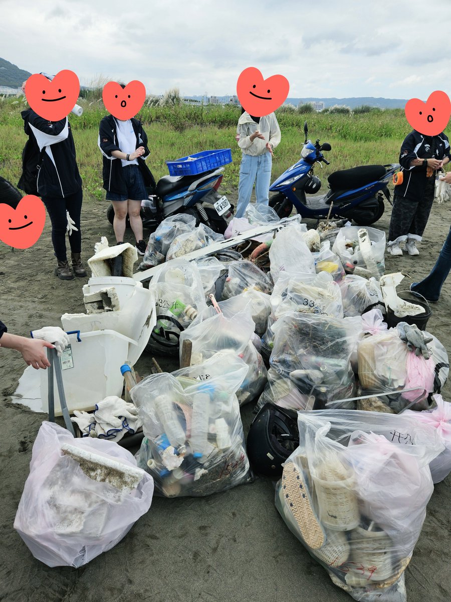 garlicalleat's tweet photo. \ HLE Fans’ Blessing Beach Cleanup — Mission Complete! /

Great work, everyone! a huge thanks to everyone who came to Bali to join us🥹
Everyone was so focused on picking up trash that we ran out of trash bags early!

Anyway, let’s keep cheering for Hanwha Life Esport🧡
#HLEWIN https://t.co/xwfwOSG52t