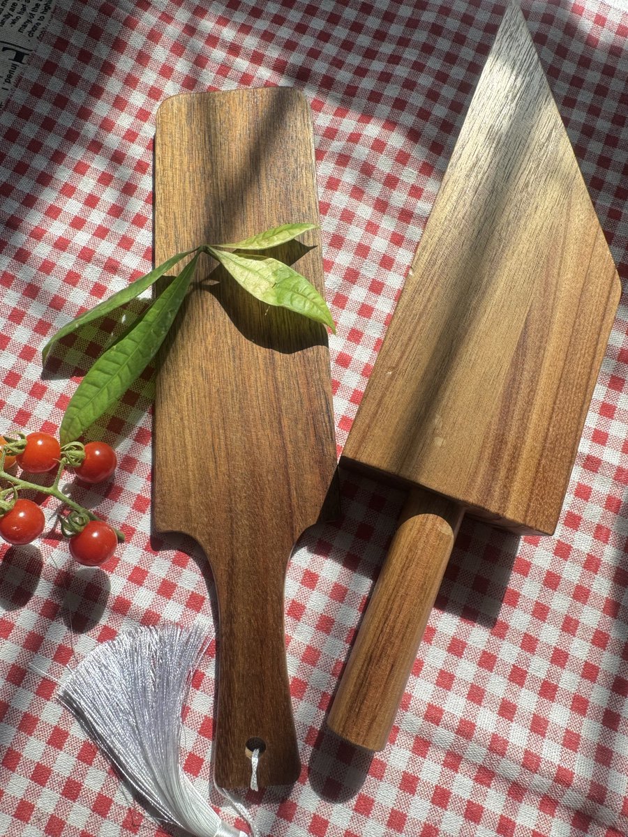 Dreamscape625's tweet photo. A simple, practical tool that makes one of those everyday household chores a little easier. 🛏️🌿
https://t.co/A71u6o9ZO5

#BedMaking #BedsheetChanger #HomeOrganization #HomeEssentials #BedroomIdeas #CleaningHacks https://t.co/GGXSojYPlF