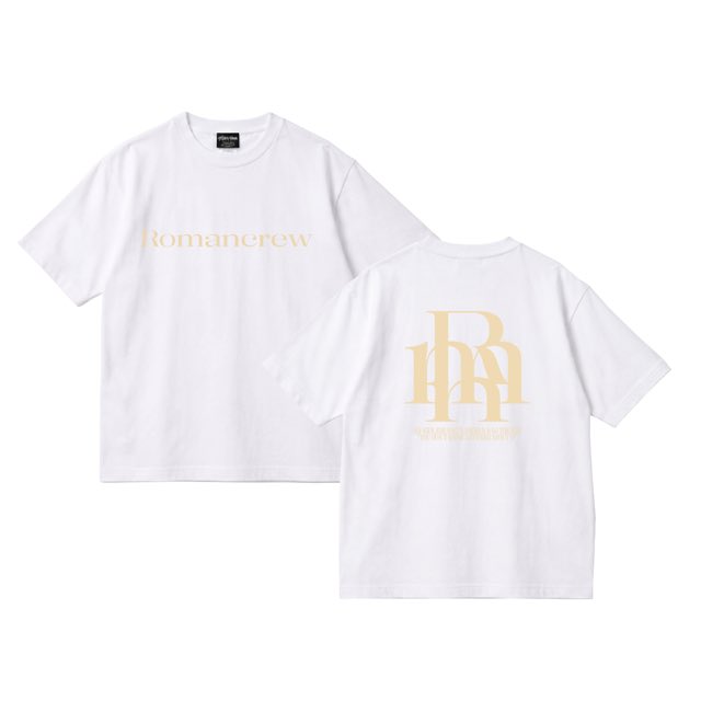 Minzoku_BAT's tweet photo. 【10月18日受注締切/11月中旬発売】
Romancrew - NEW LOGO OFFICIAL T-SHIRT

将絢復帰後、第2弾シングル『DANCE TONIGHT』が2026年10月14日に発売決定。それに合わせて、Shingo Mizutaniが制作した新ロゴを纏ったRomancrew Tシャツを作りました。

WENOD 販売ページ
https://t.co/CbGnSRZTlX https://t.co/SxoVweqE3x