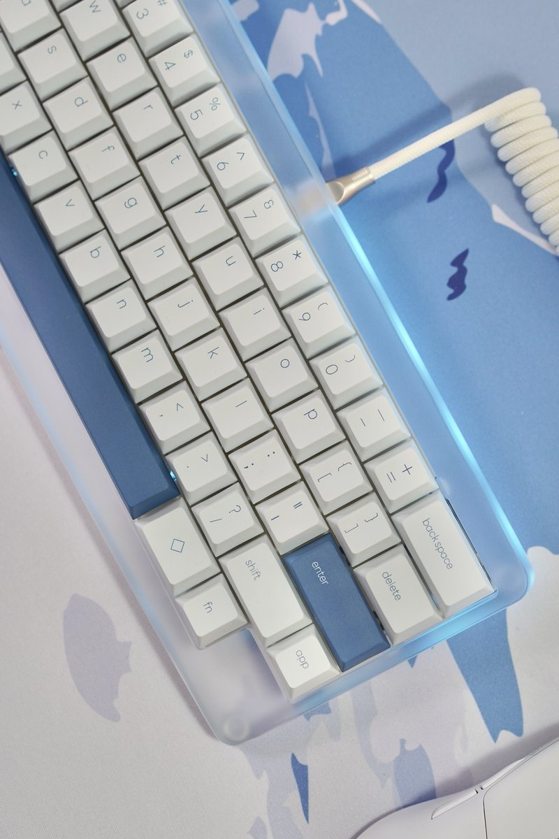 AnomaloG's tweet photo. KBDfansのAgarのPC。
打鍵感が良いのはもちろんキーキャップを組合せるのが楽しいキーボード！ https://t.co/g7Z3toQJEQ
