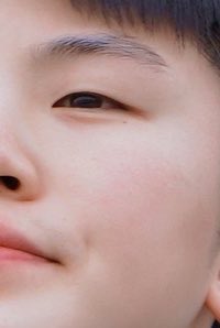 hoonsoons's tweet photo. the dimple, the mole, the PEACH FUZZ 😩😩 https://t.co/yPftZcSqUU