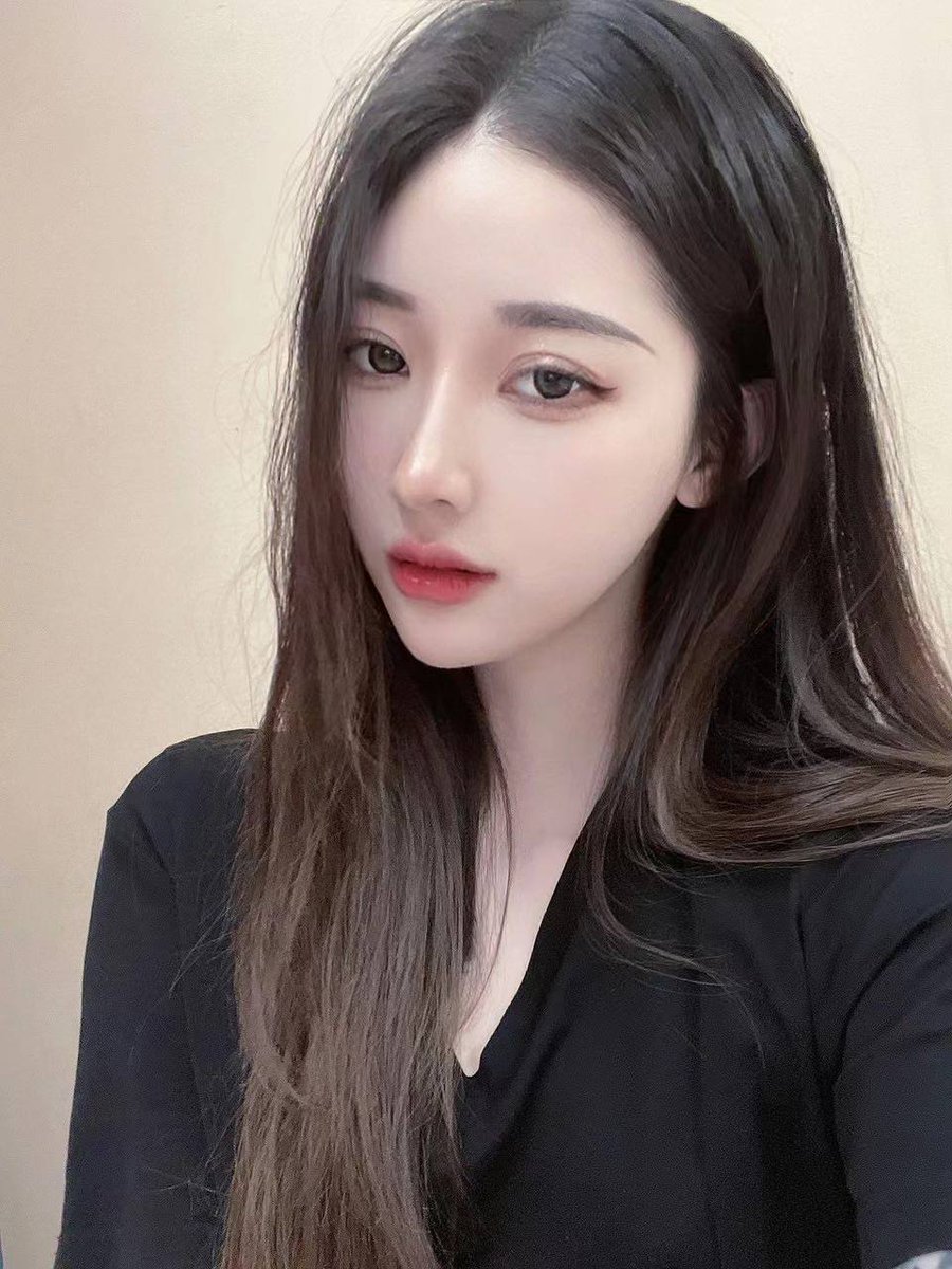 sacieth's tweet photo. 上海女王

身高172 体重90 脚吗37

坐标上海，颜值优越，调教经验丰富

擅长：k9，暴力，踩踏，耳光，鞭打，口水，踢裆，诱惑，恋足，四爱，龟责，言语羞辱，精神控制，角色扮演，黄金圣水等

舍弃你的尊严，丢掉你的高傲，你只配在我高贵的玉足下卑微的求饶 https://t.co/Y0Fkadkpz9