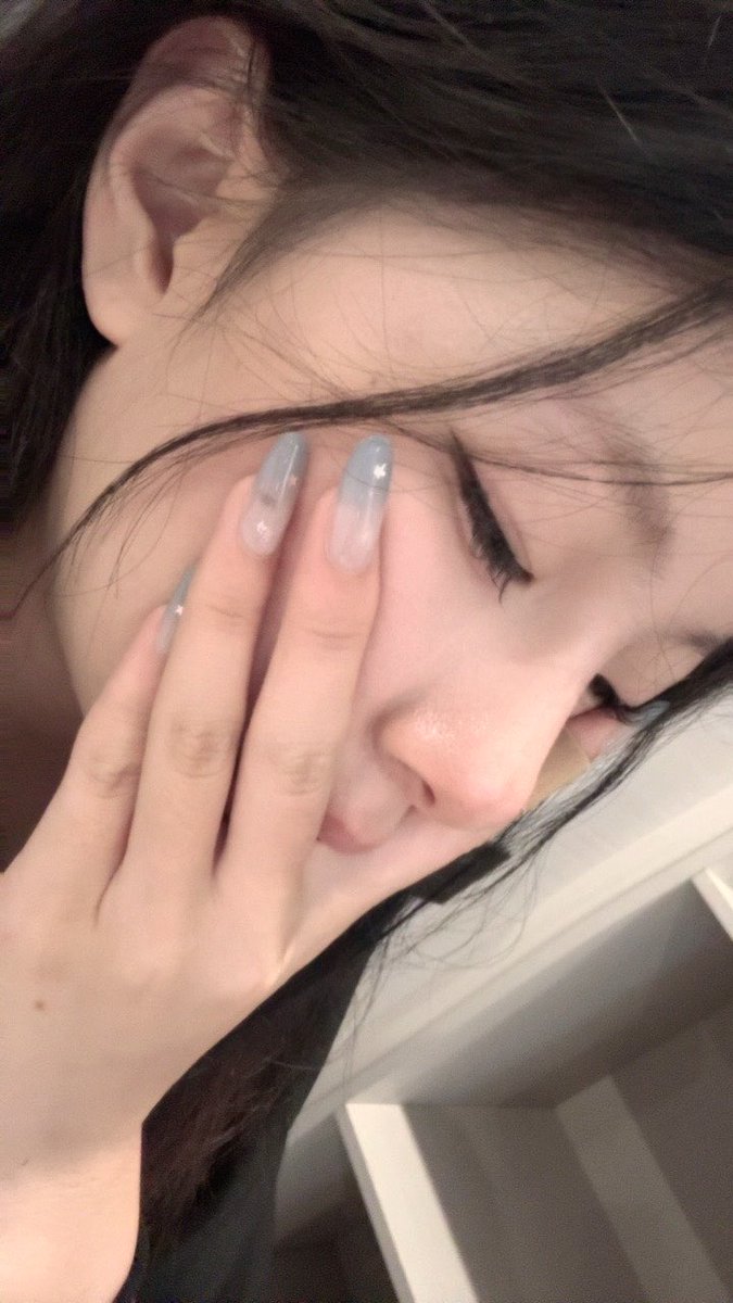EkcpmlaE's tweet photo. 我为啥是儿童身材……还有儿童手指。 https://t.co/FeHLT2Fxu6