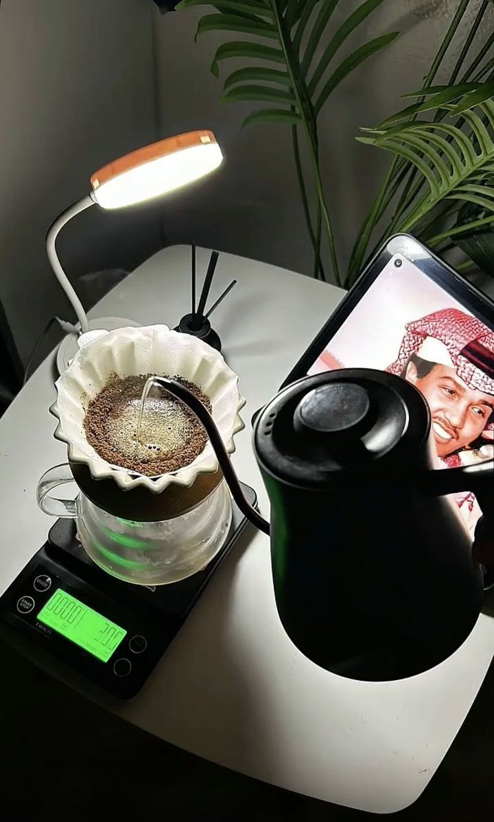 lM71A's tweet photo. القهوة أنيسة اللحظة دائماً 💗.. https://t.co/9wJfI6uakC