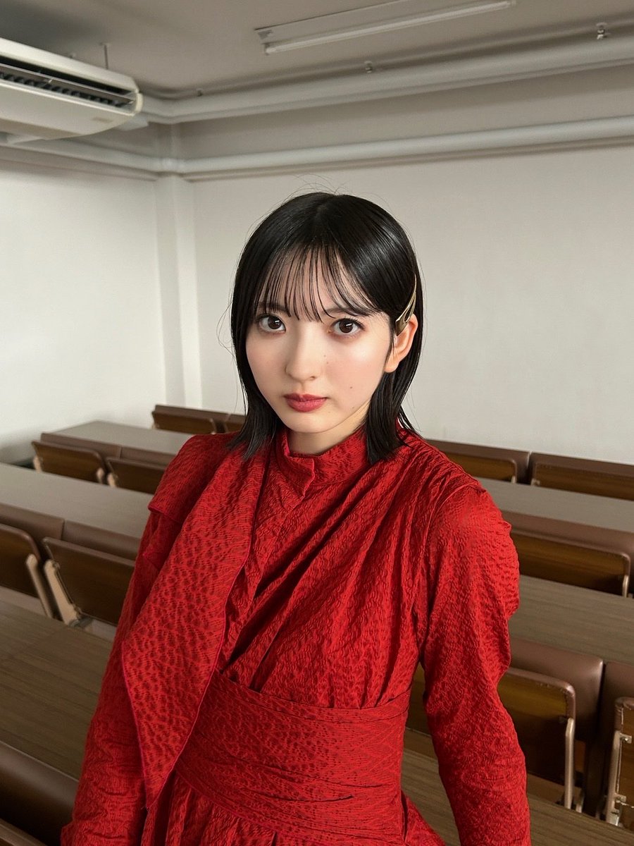 sakurazaka46's tweet photo. 山田桃実がブログを更新しました！🌸｜ 自称バレエダンサー https://t.co/HjECGFOhVm ぜひご覧ください！ #櫻坂46 #山田桃実 https://t.co/dTlYb8oO15