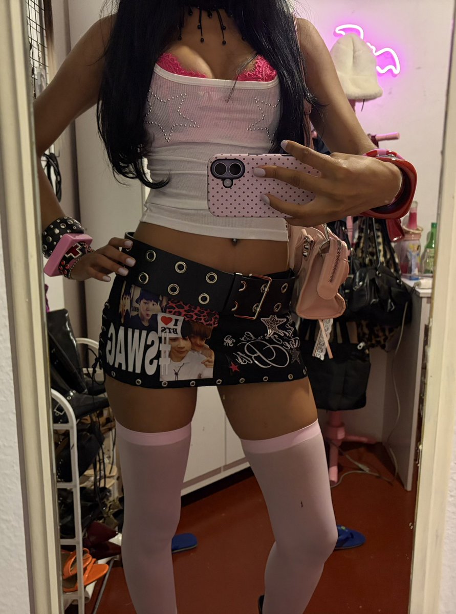jseokimin's tweet photo. minha roupa pro show do BTS https://t.co/waSjKo9sEy