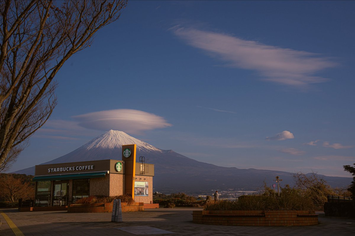 echoesofworld's tweet photo. Mount Fuji, Japan https://t.co/ZSuwryovZi