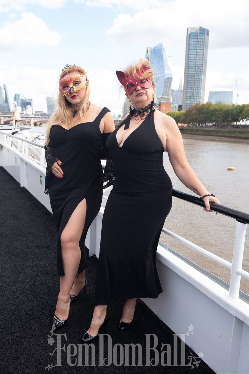 RebecaLady's tweet photo. Thank you 
@SoFlContessa and @mistress_darren  for gifting us @SpanishMajesty and me your tickets for the "@FemdomBall_  Cruise afternoon tea" of yesterday in London. 

Such a pitty you could not attend as well but hopefully we will have the chance to meet in a near future. 😘😘 https://t.co/CKfW1b1Djs