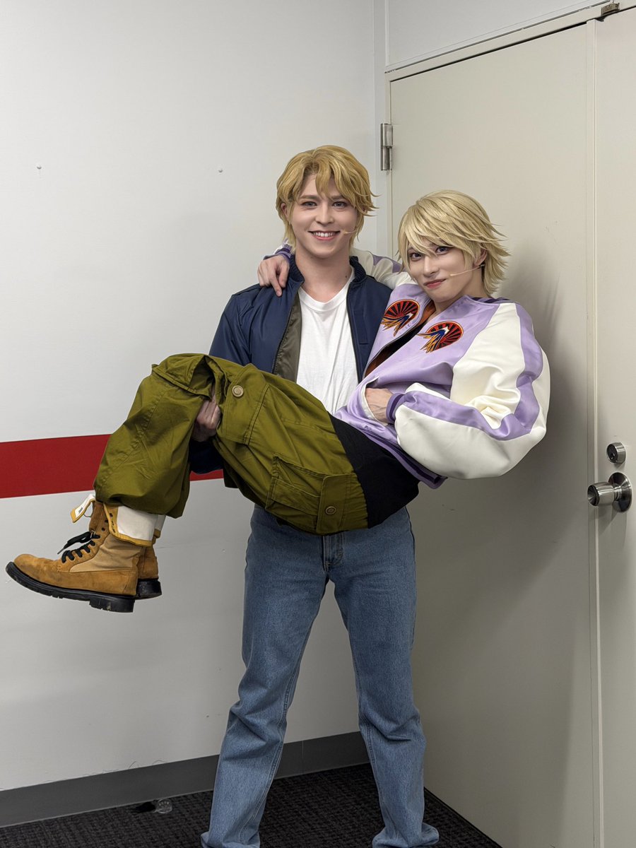 yuga_iwasaki's tweet photo. #舞台タイバニ 兵庫公演2日目ありがとうございました！！

早くも明日で大千穐楽ですねー。
変わらず全力でお届けします！🥷

今日はスカイハイさんと！
高いでござる〜〜

#タイバニ https://t.co/BQ6hvQgNa1