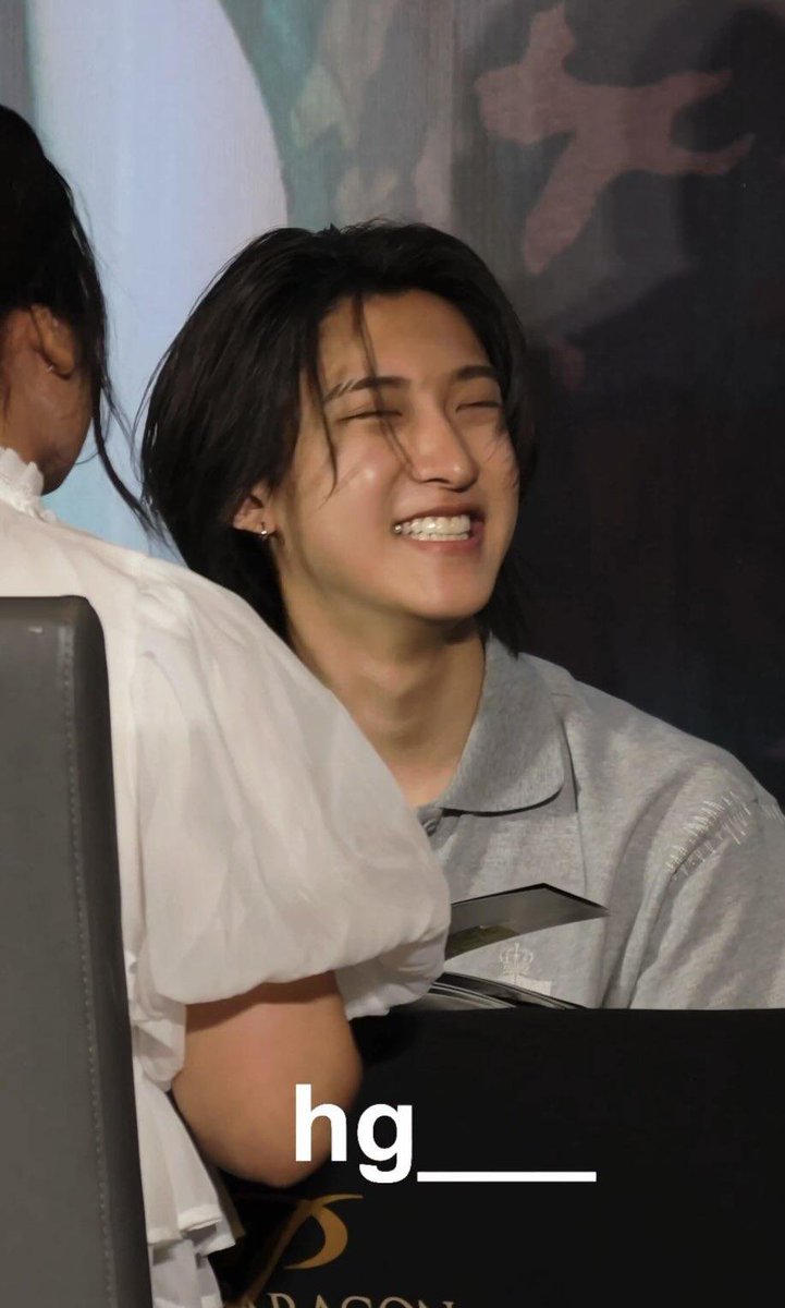 blueseawoo's tweet photo. ternyata bner ga boleh berlebihan klo lgi seneng  AND THEN RN woojinholic (gue) lgi ngerasain marah, kesel, sedih. dua kata buat @DazedKorea KAU ANJENGG!! udh mah covernya gelap, diexclude, foto yg individualnya dkit gapapa ya dek, next semoga suatu hari dpt yg lebih proper 🥺🫳🏻 https://t.co/ImYFP1Q6RB