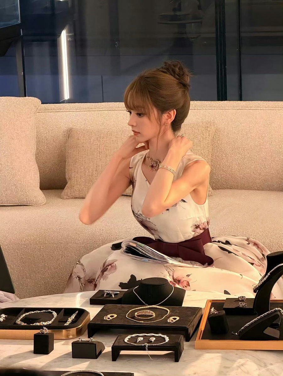 luvutianxiwei's tweet photo. #TianXiwei looks classy and gorgeous. https://t.co/CnwkVDLIBZ