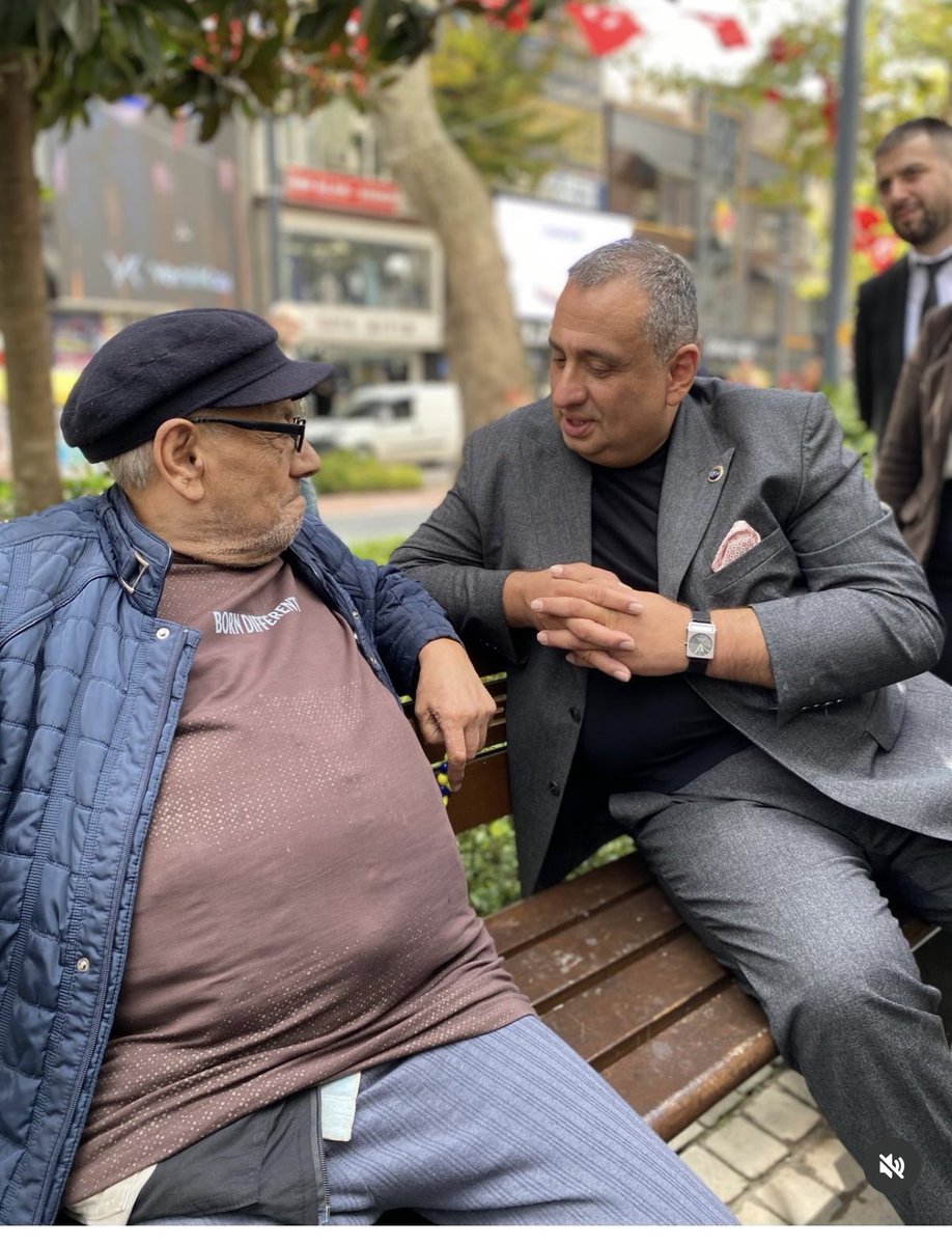 mhakantanriover's tweet photo. Bir cumartesi öğleden sonra, 
Kocaeli Çarşısında…
Dertleştik… https://t.co/pxxD547a2A