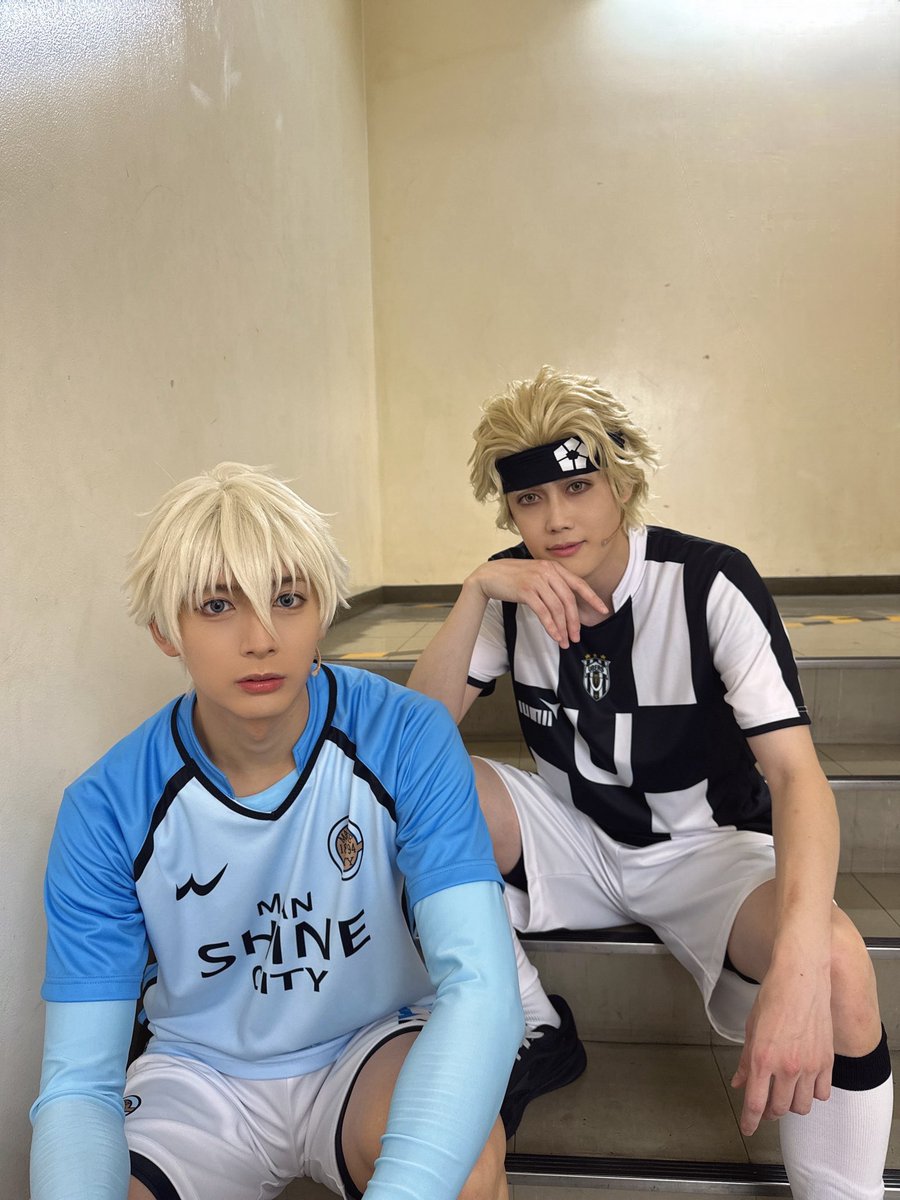 sato_takamichi's tweet photo. 舞台『#ブルーロック』5th STAGE
ー新英雄大戦開幕ー

３日目、ご来場いただき誠にありがとうございました‼️

今日はこの2人✌️

千切とハッピーバースデースナッフィー⚽️
#ブルステ https://t.co/HIGw86sKhg