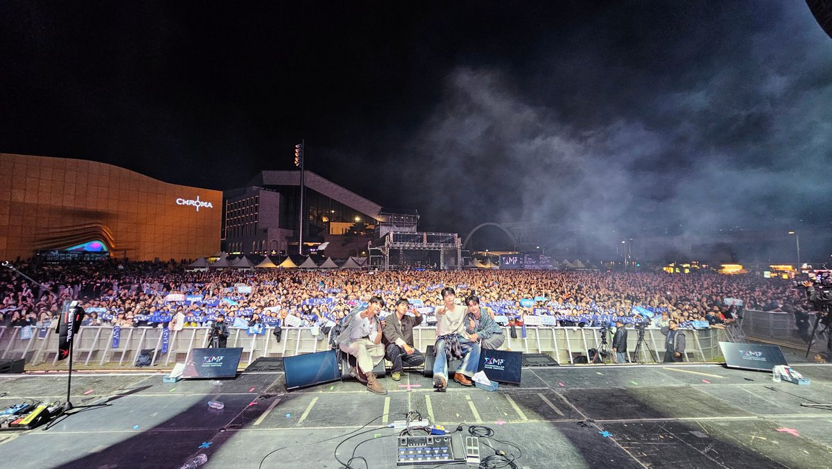 BANDLUCY_mystic's tweet photo. [#LUCY] XMF 2026

XMF로 LUCY의 10월 START!
시작부터 무대를 불태운 LUCY🔥
이번 주말 신나게 달려봅시다!

#루시 #신예찬 #최상엽 #조원상 #신광일 https://t.co/V5ZrhGBJD3