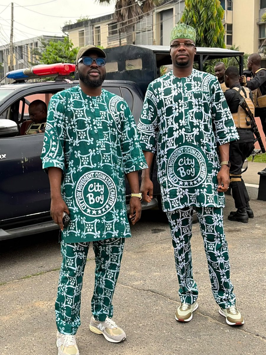 cityboymovt_og's tweet photo. The arrival of our State Patron, @KamorYusuf, Personal Assistant to the President of the Federal Republic of Nigeria on special duties, alongside our State Director, Alh. @Sulaimo22757230, @ the venue of our Empowerment Programme and the official commissioning of our Secretariat. https://t.co/a20Zhrsi25