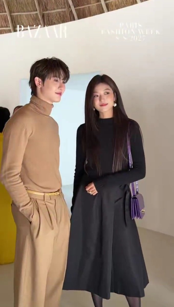 forcebookdiary's tweet photo. BOOK WITH SUN QIAN??? I WINNNNN 👑💖

BOOK X CELINE PFW27
#BookKasidet
#Celine #CelineEte2027
#MichaelRider #kasibook https://t.co/u50utHsiLk