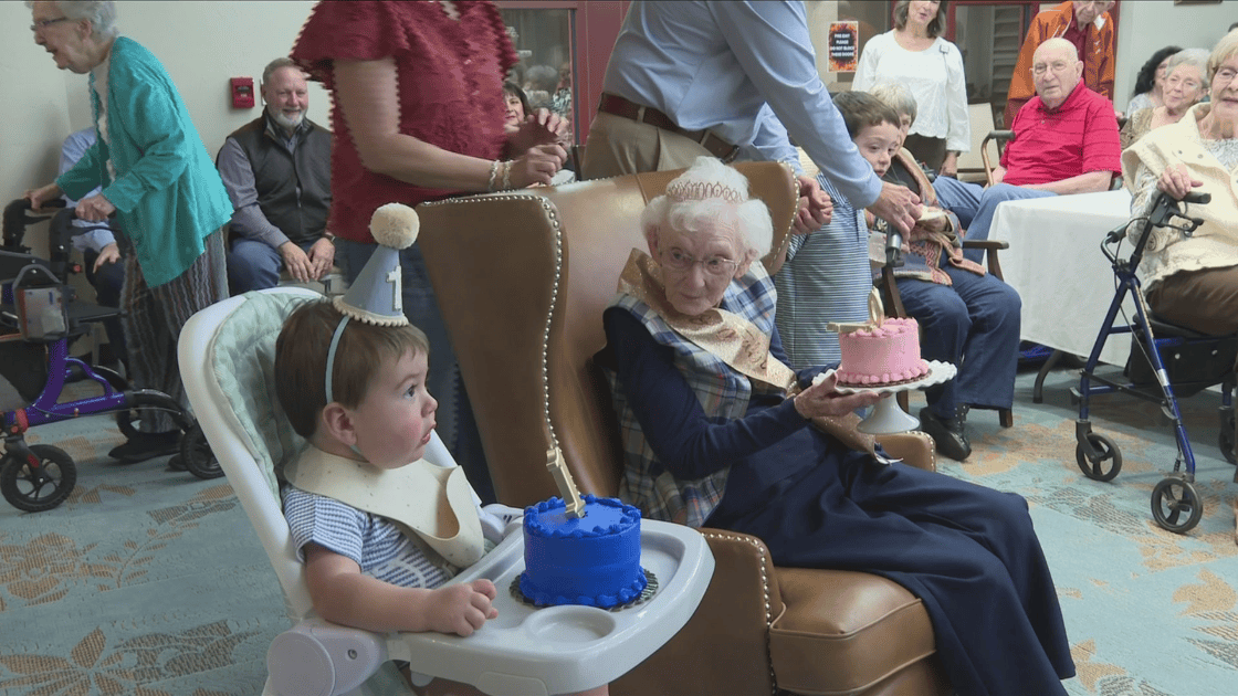 KAMRLocal4News's tweet photo. Grandma celebrates 100th birthday, grandchild celebrates 1st https://t.co/e1t1jQpNxL