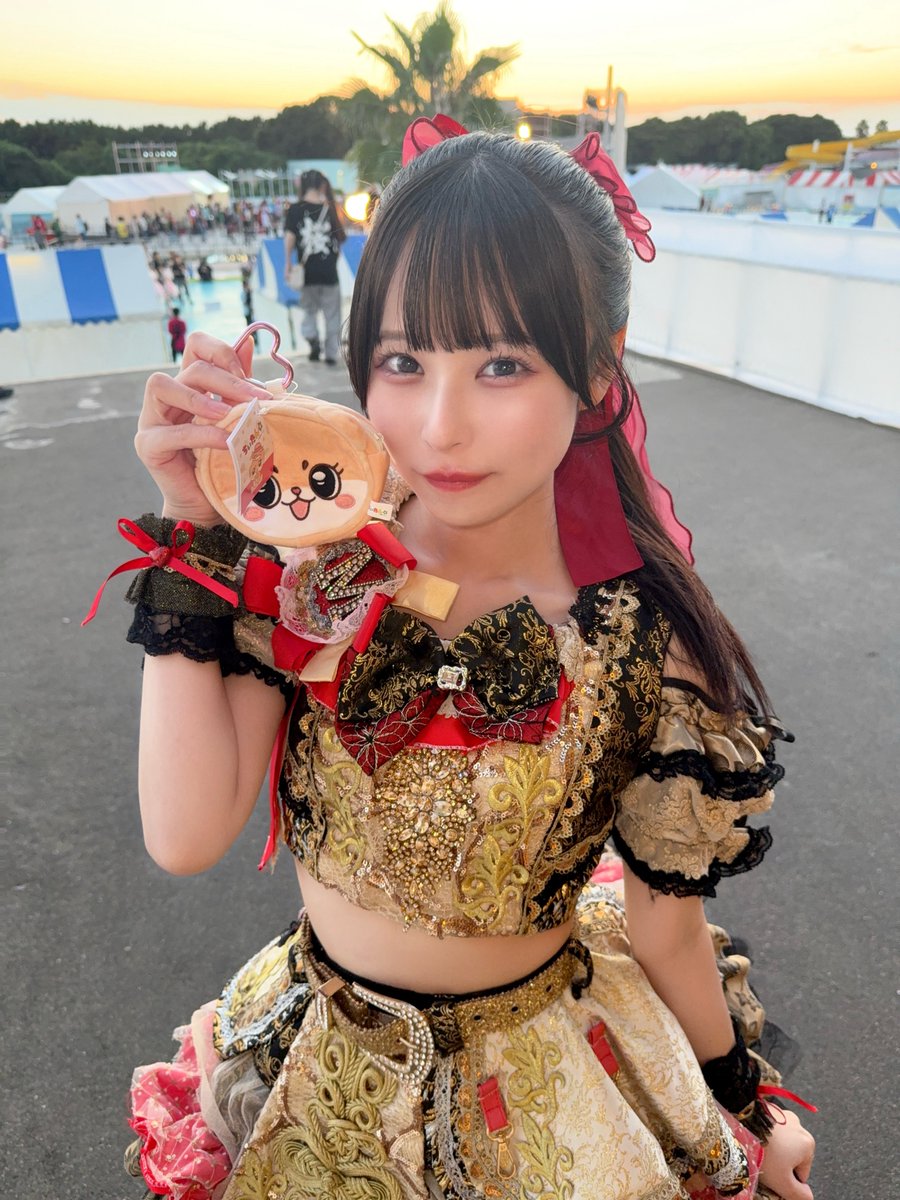 meta_rana0821's tweet photo. ダイヤモンドステージもエメラルドステージもたのしかった♡
#クロフェス2026 https://t.co/JUZ7MVqRKF
