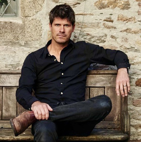 MagicBusRadio's tweet photo. The focus today on @MFMWorld Show on @marlowfm 4-6pm (1600-1800 BST) is on ´Freedom Fields’ by @sethlakemanofficial https://t.co/aBjn1dwTv2