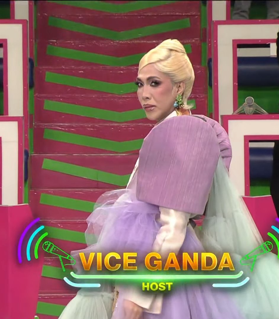 rsplawers's tweet photo. lezgoooo finale!
#EverybodySingBaseco
#ViceGanda | Vice Ganda https://t.co/RNzwFLxtpj