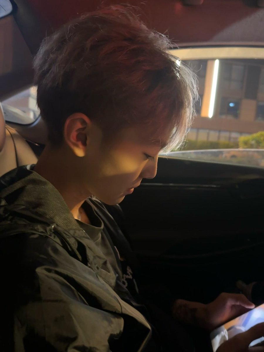jpjp0d's tweet photo. 他不会守护你的纯真 跟哥哥走吧 https://t.co/v1fVjrrNEK